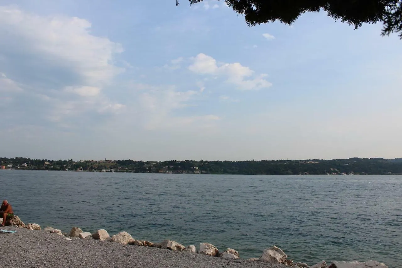 Brezza Di Lago 살로 아파트
